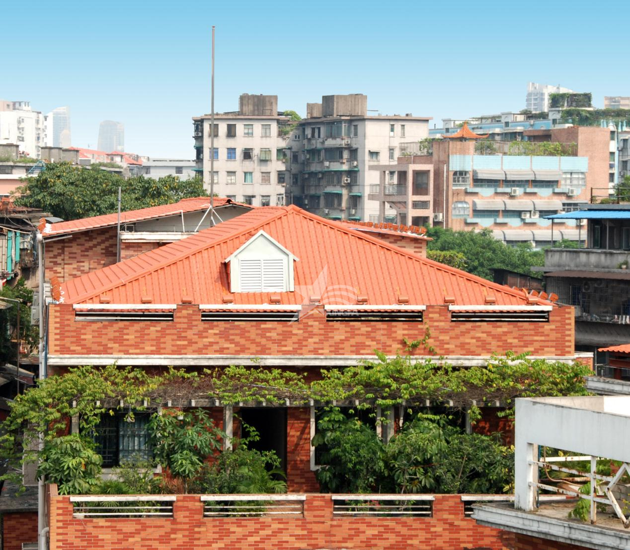 新農村建房：琉璃瓦與合成樹(shù)脂瓦對比，何者更適合？