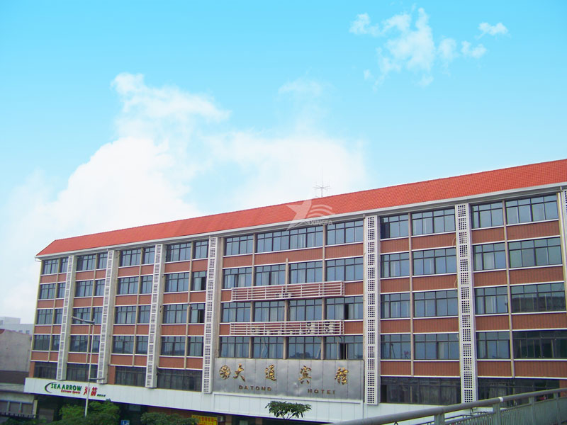 合成樹(shù)脂瓦：輕材質(zhì)高性能，助力屋面建材市場(chǎng)持續發(fā)展